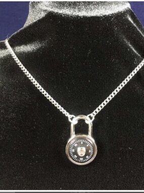 New 1979 Vintage Avon Winning Combination Pendant Necklace - Women Jewelry